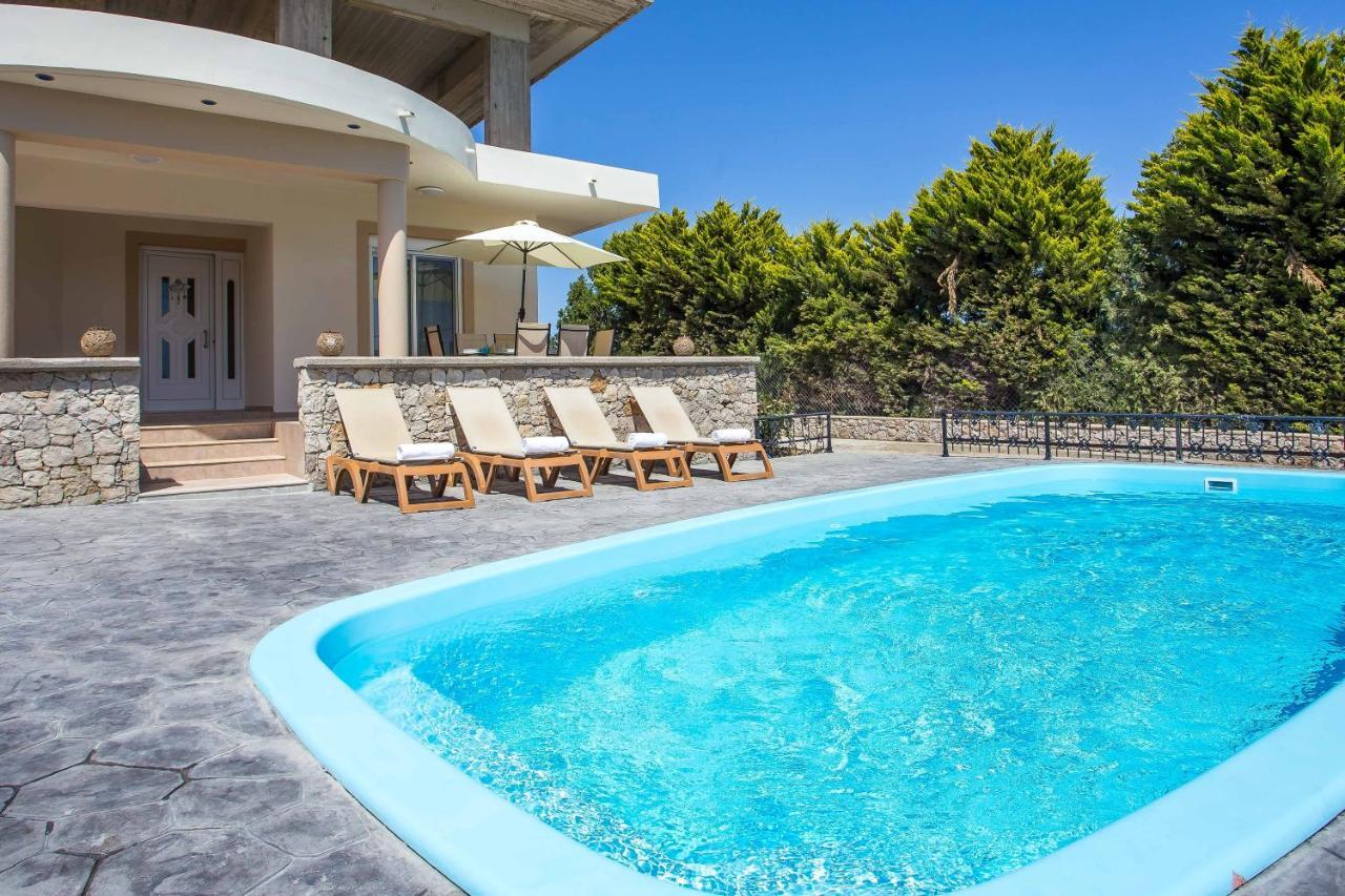 Linda Tsambika Villa *